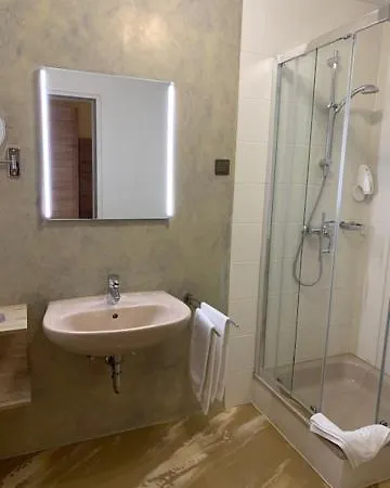 게스트하우스 Weingut Lambauer 3*